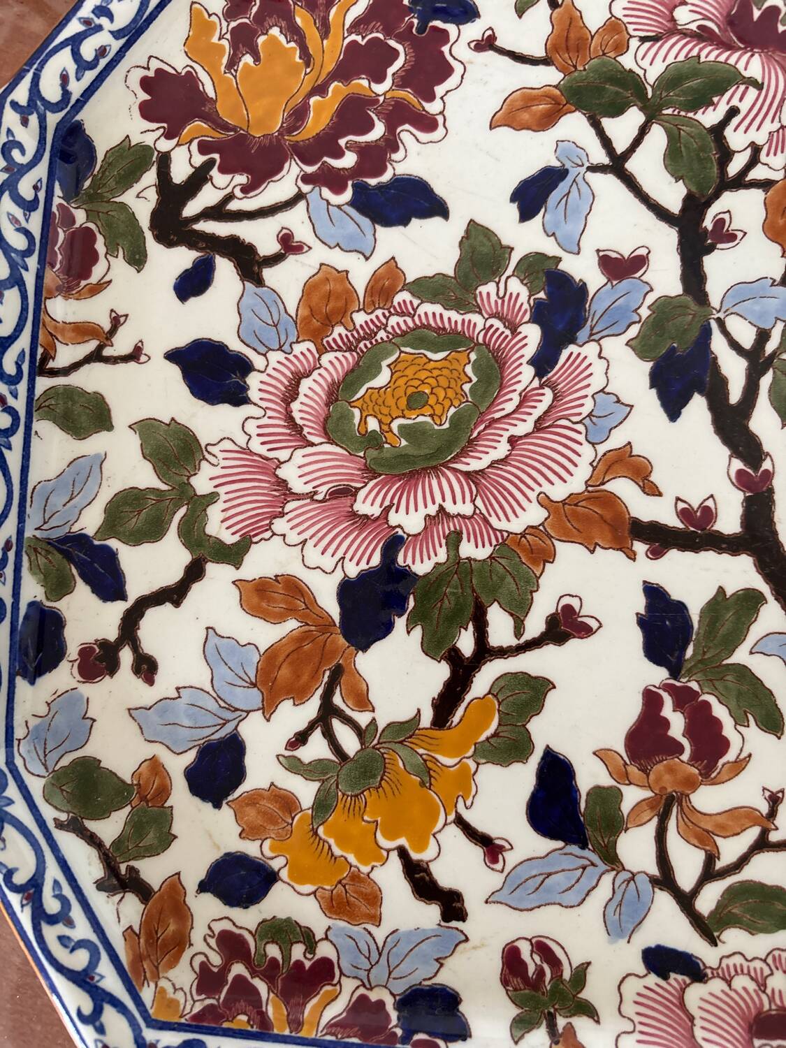 Gien tableware set, peony collection