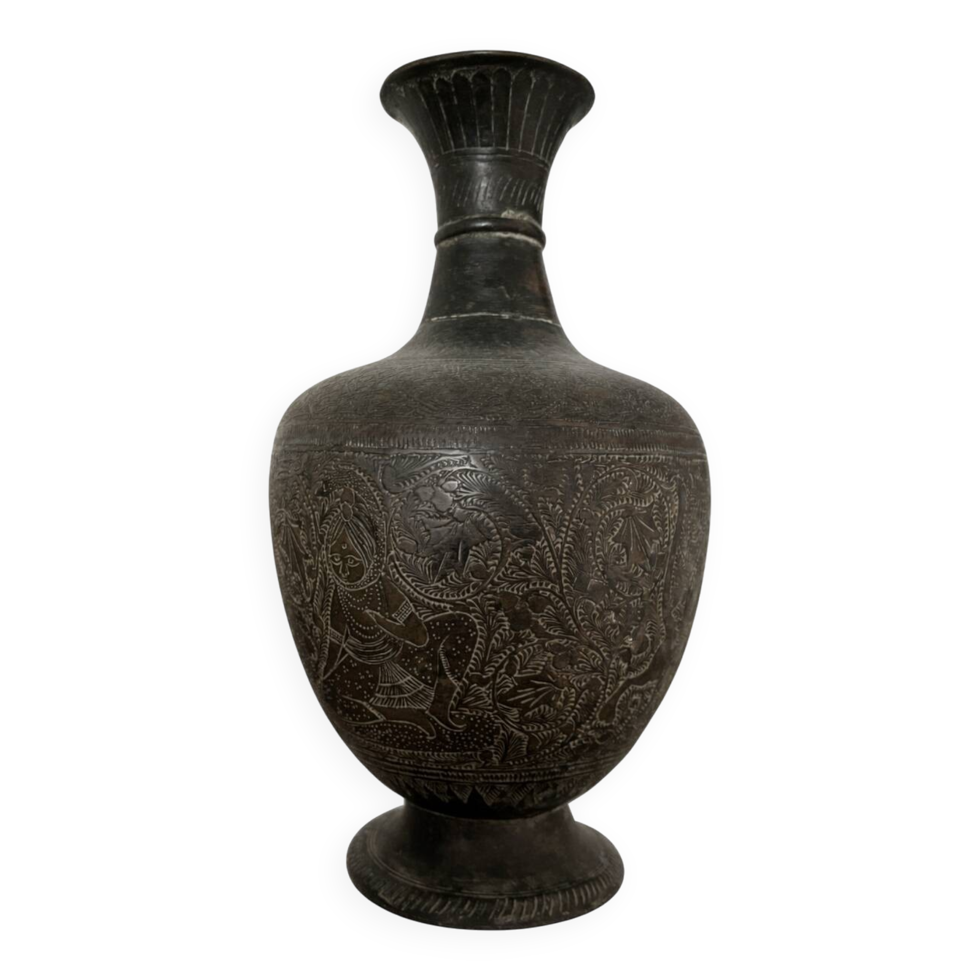 Metal vase engraved from India, late 19th – mid 20th century.