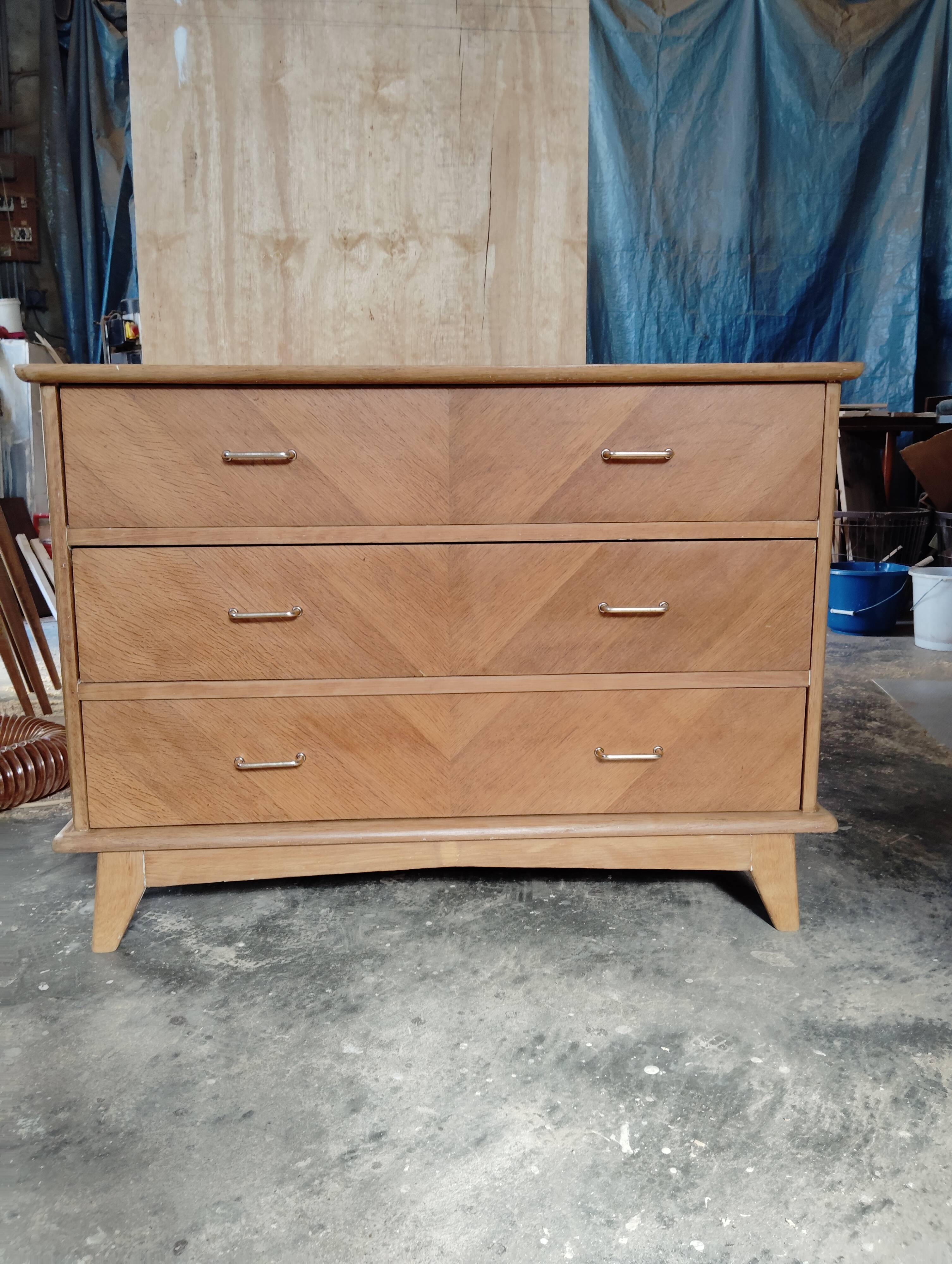 Commode pieds compas grande largeur