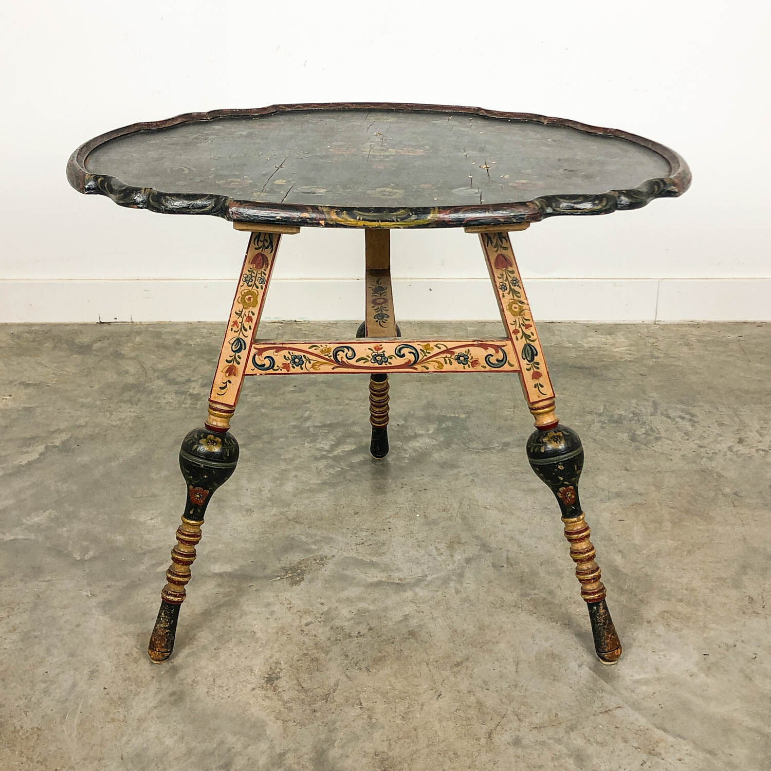 Dutch antique Hindeloopen table 18th century