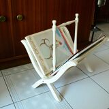 Folding magazine rack in vintage white wood