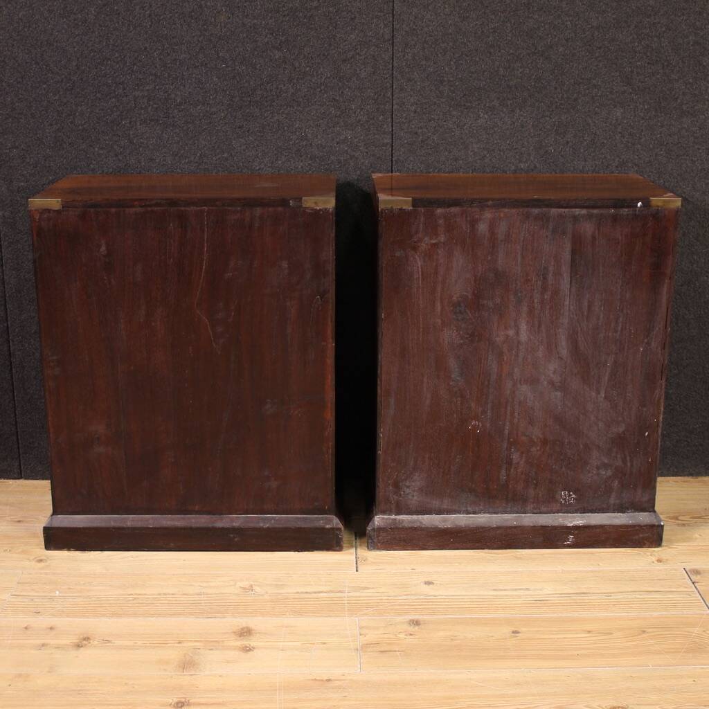 Paire de commodes anglaises du XXe siècle