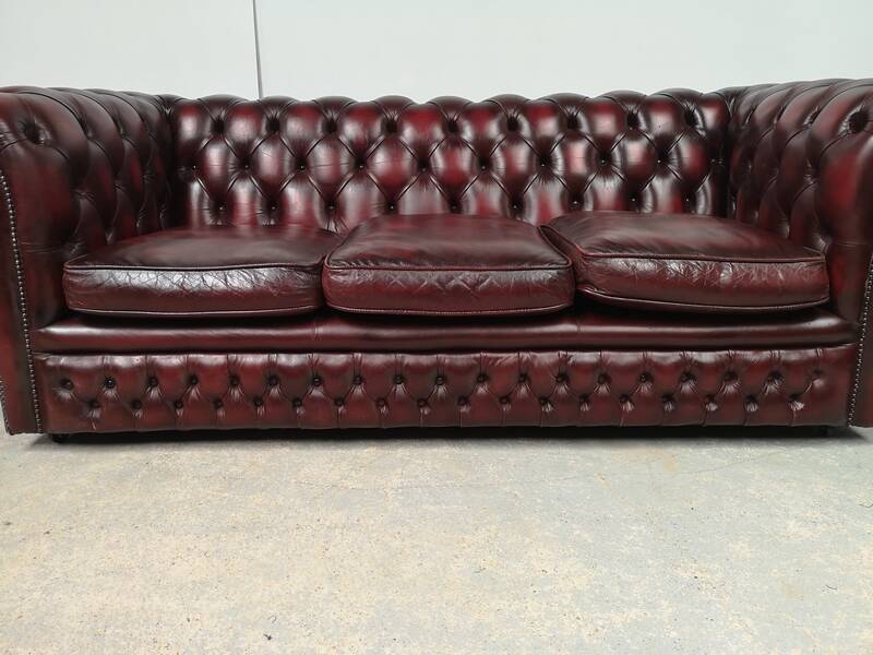 Chesterfield leather sofa burgundy English style