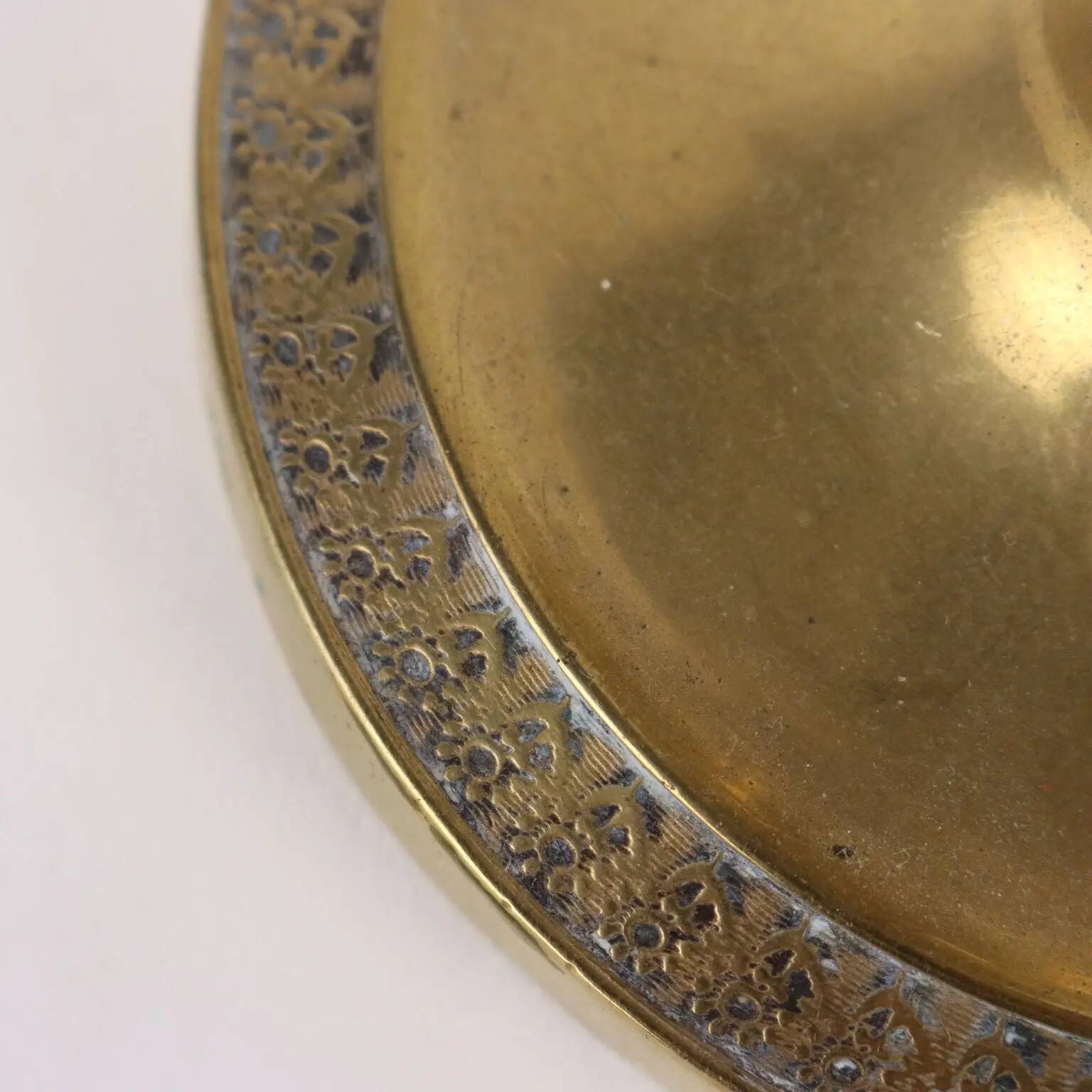 Bougeoirs anciens en bronze, Europe XIXème