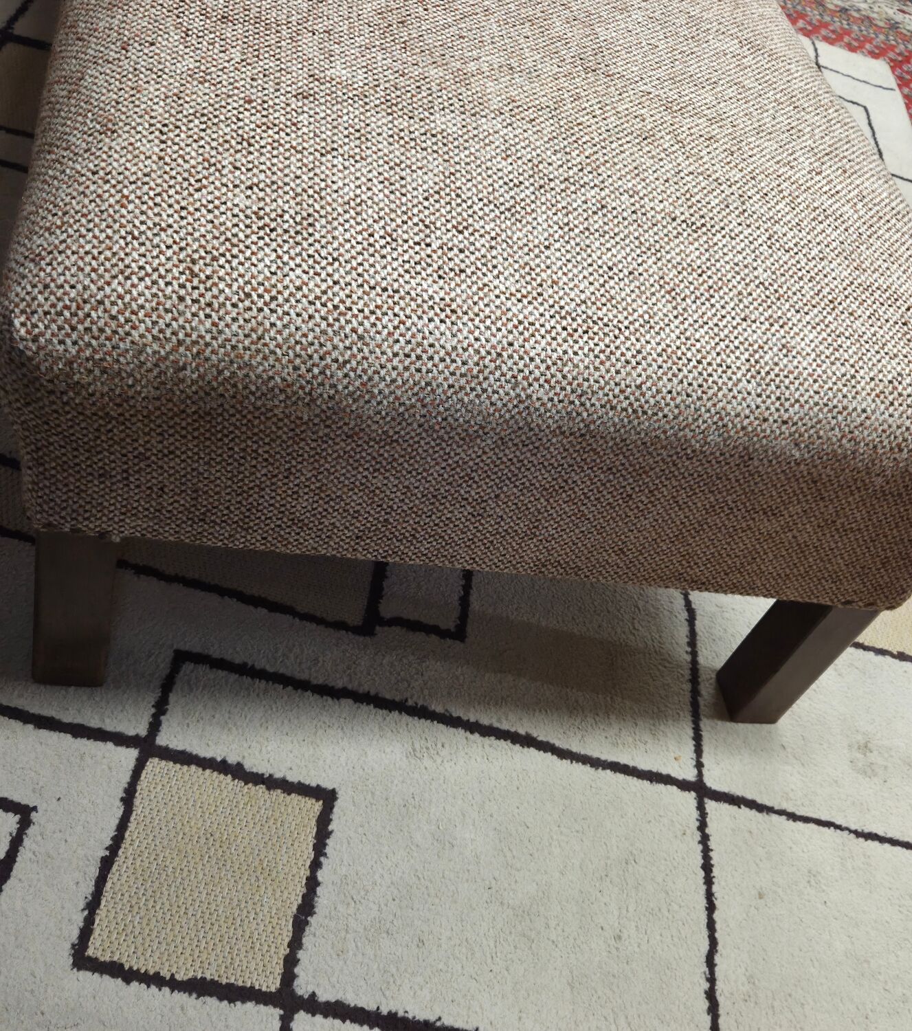 Daybed, vintage 1970s chaise longue with headrest.