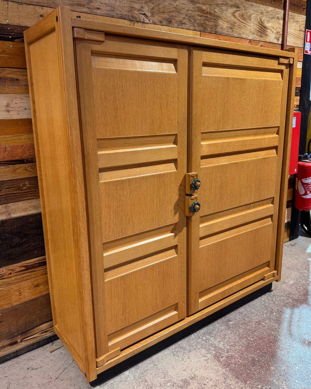 Large solid oak wardrobe - Guillerme & Chambron