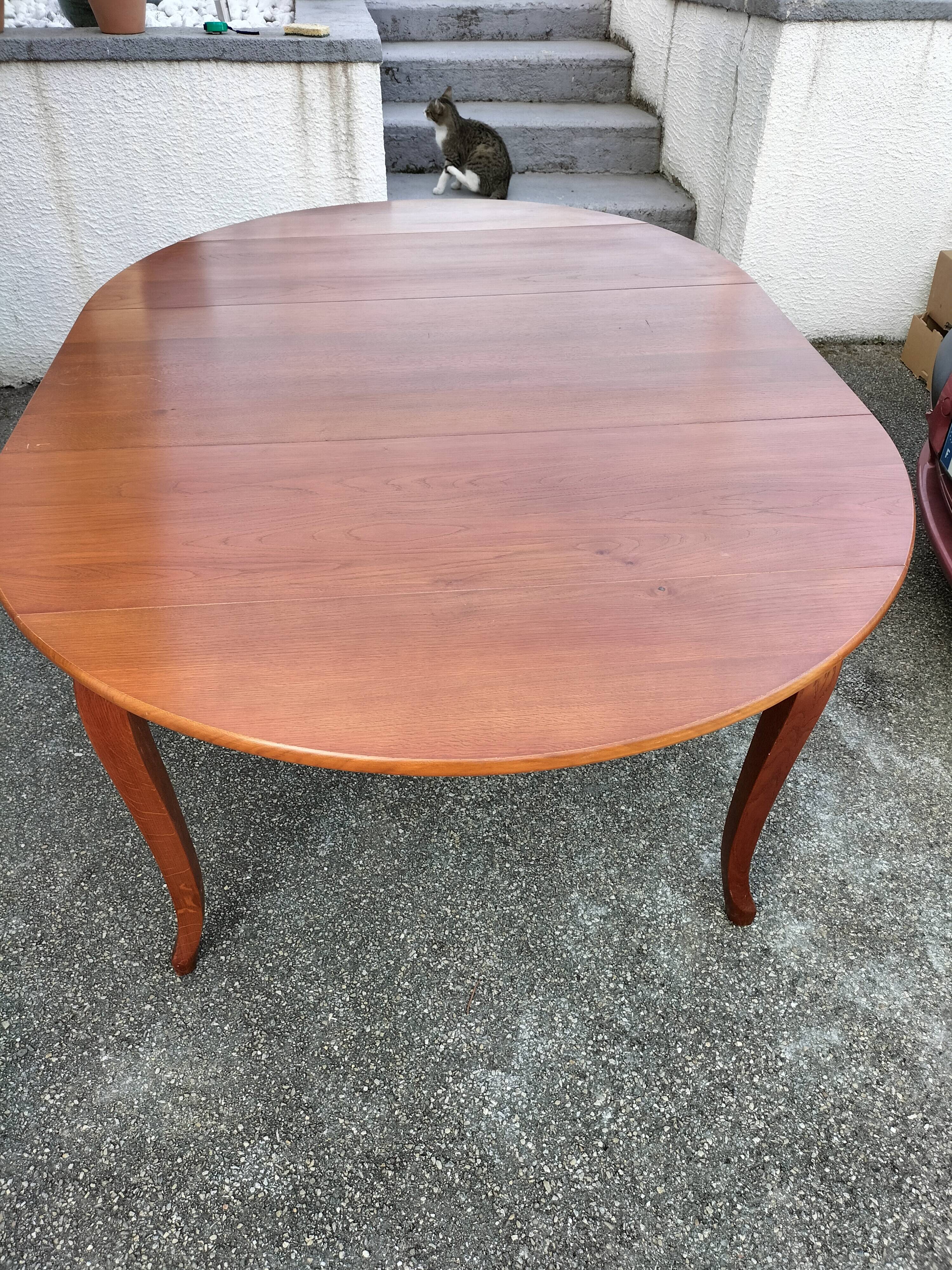 Round table in cherry tree and 4 chairs