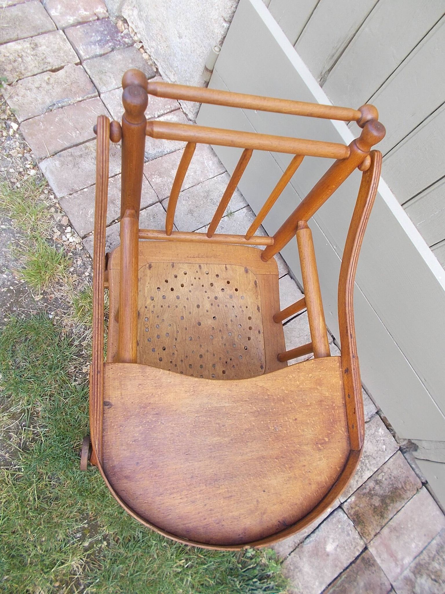 Ancienne chaise haute pour enfant Luterma
