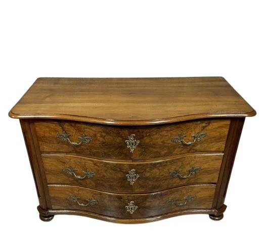 Curved chest of drawers from the Louis XIV - Louis XV period in burr walnut and gilded bronze