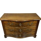 Curved chest of drawers from the Louis XIV - Louis XV period in burr walnut and gilded bronze