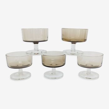 Lot de 5 coupes à champagne en verre fumé modèle Cavalier Luminarc