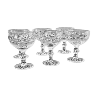 6 glasses with chiseled crystal foot
