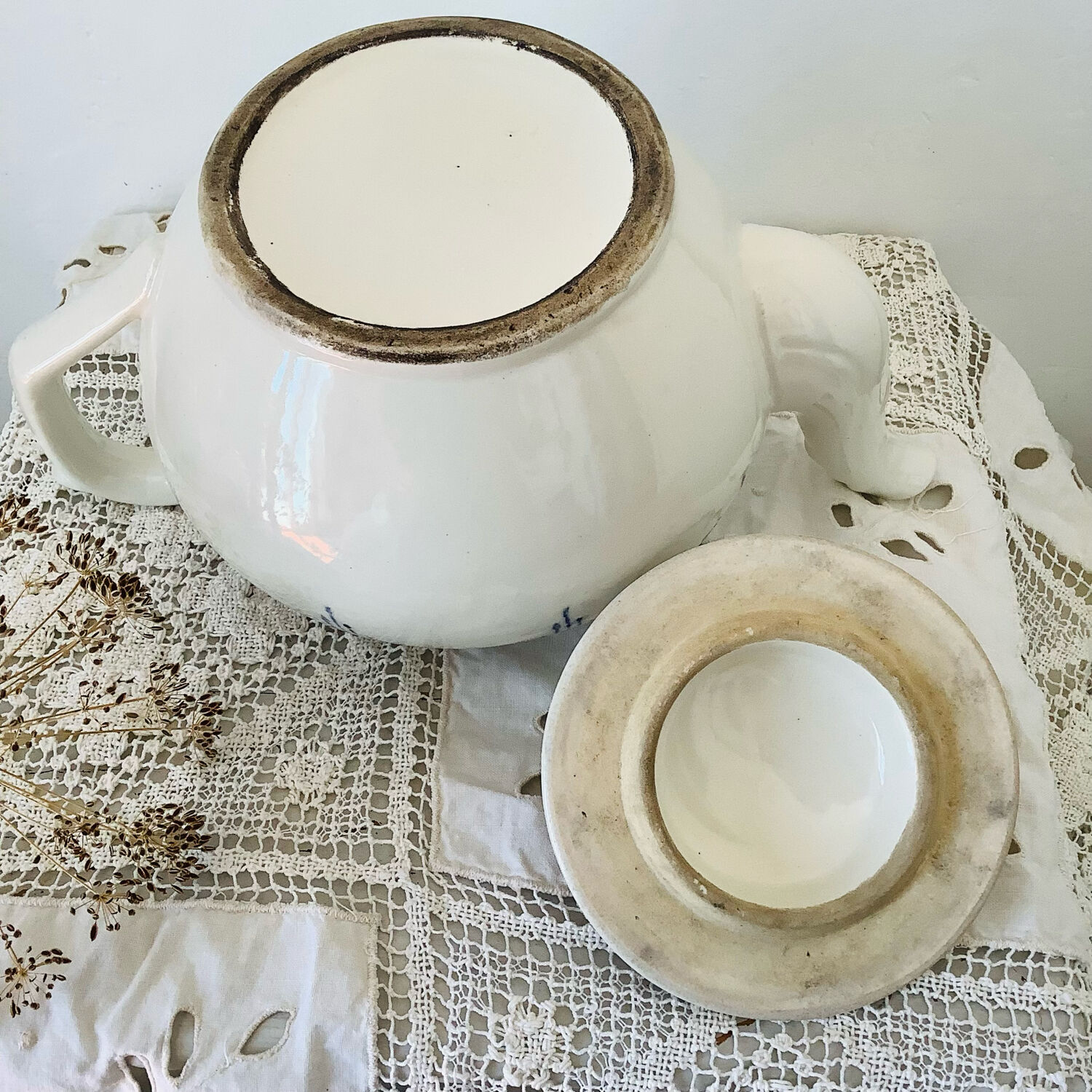 Old Saint Uze teapot