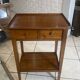 Table d’appoint 2 tiroirs merisier 1950