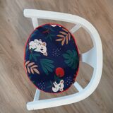 Children's chair restyled and its seat