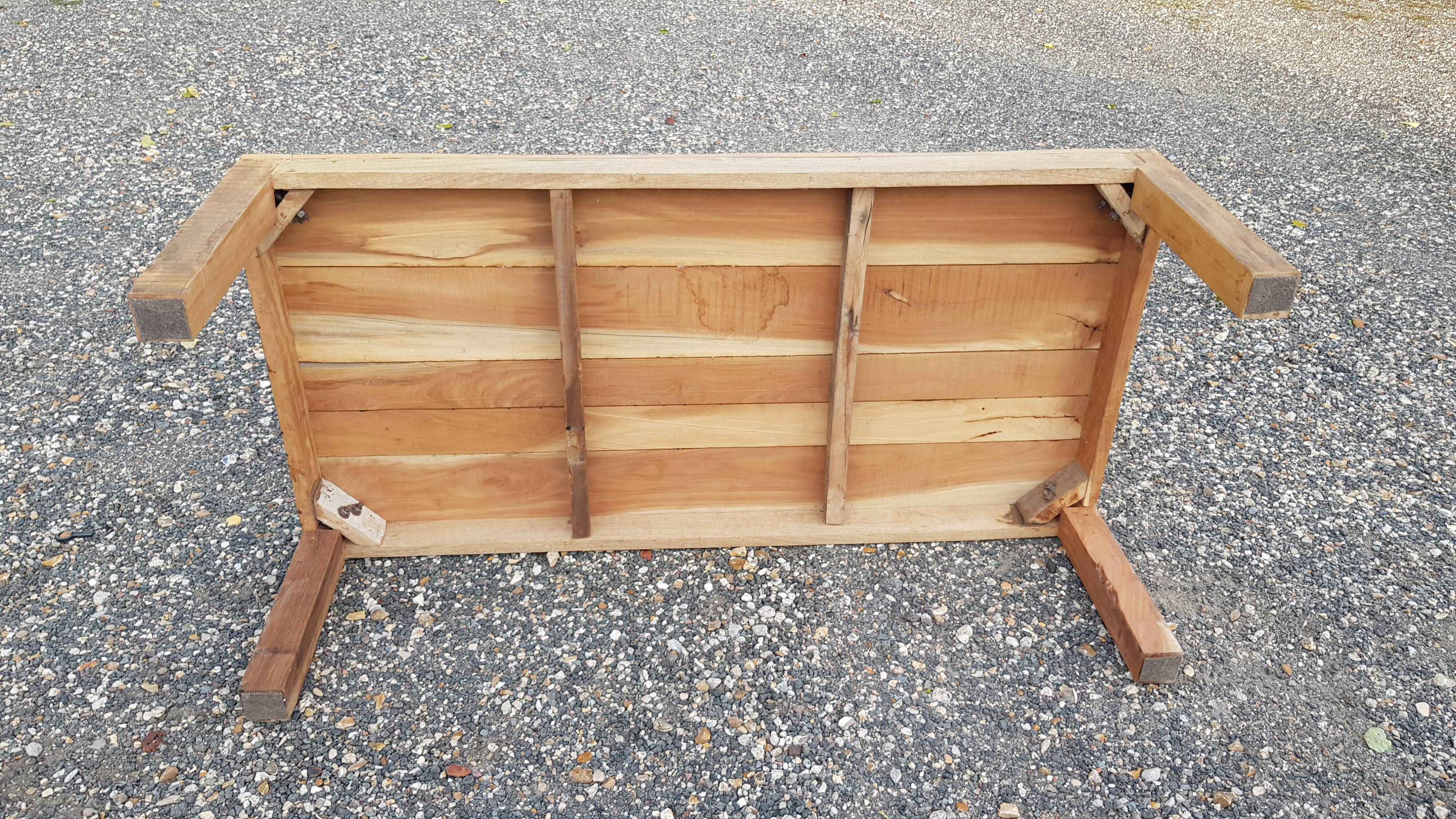 Table basse en teck 140 x 70 x 47 cm