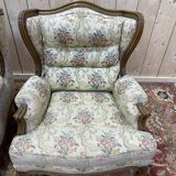 Paire de fauteuils bergères de style Louis XVa oreilles
