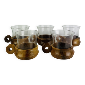 5 tasses en verre et