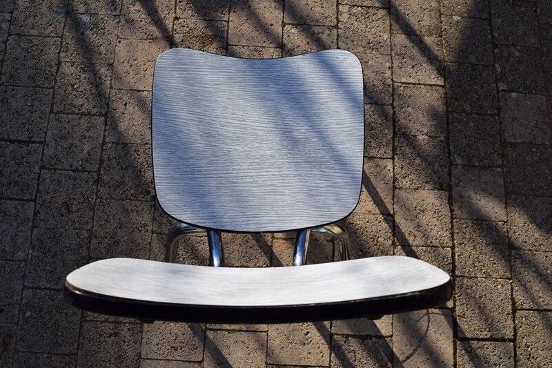 Set of table and four chairs formica