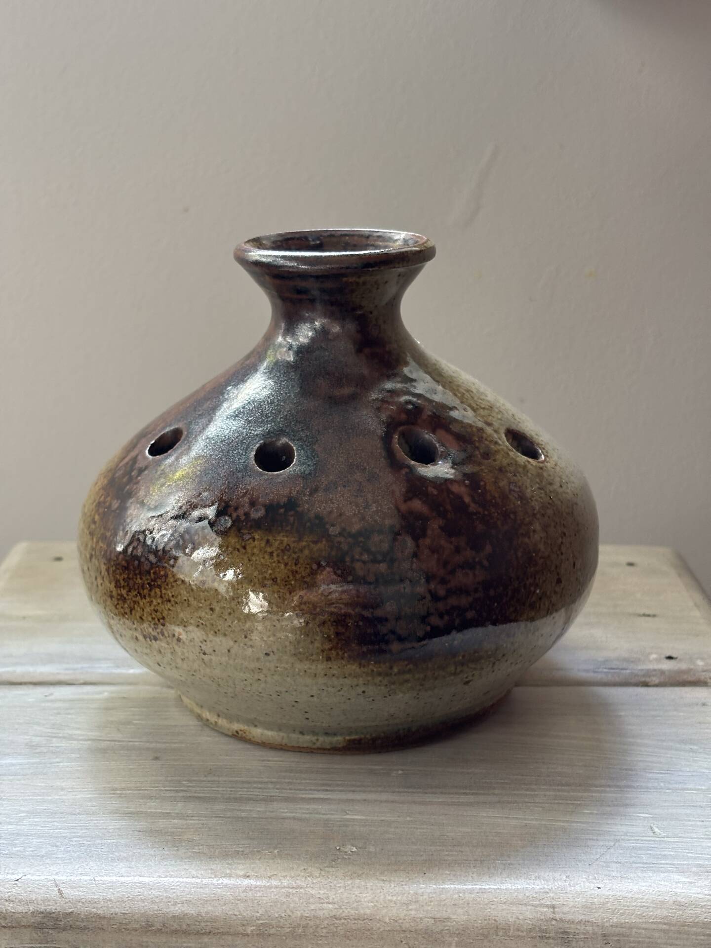 Stoneware flower vase