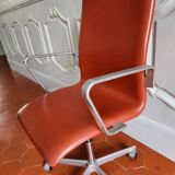 Oxford armchair by Fritz Hansen in walnut leather