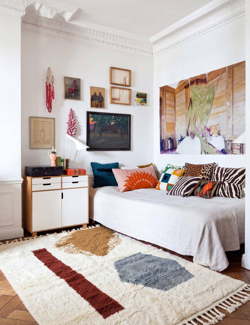 Contemporary Moroccan Rug - 298 x 206 cm