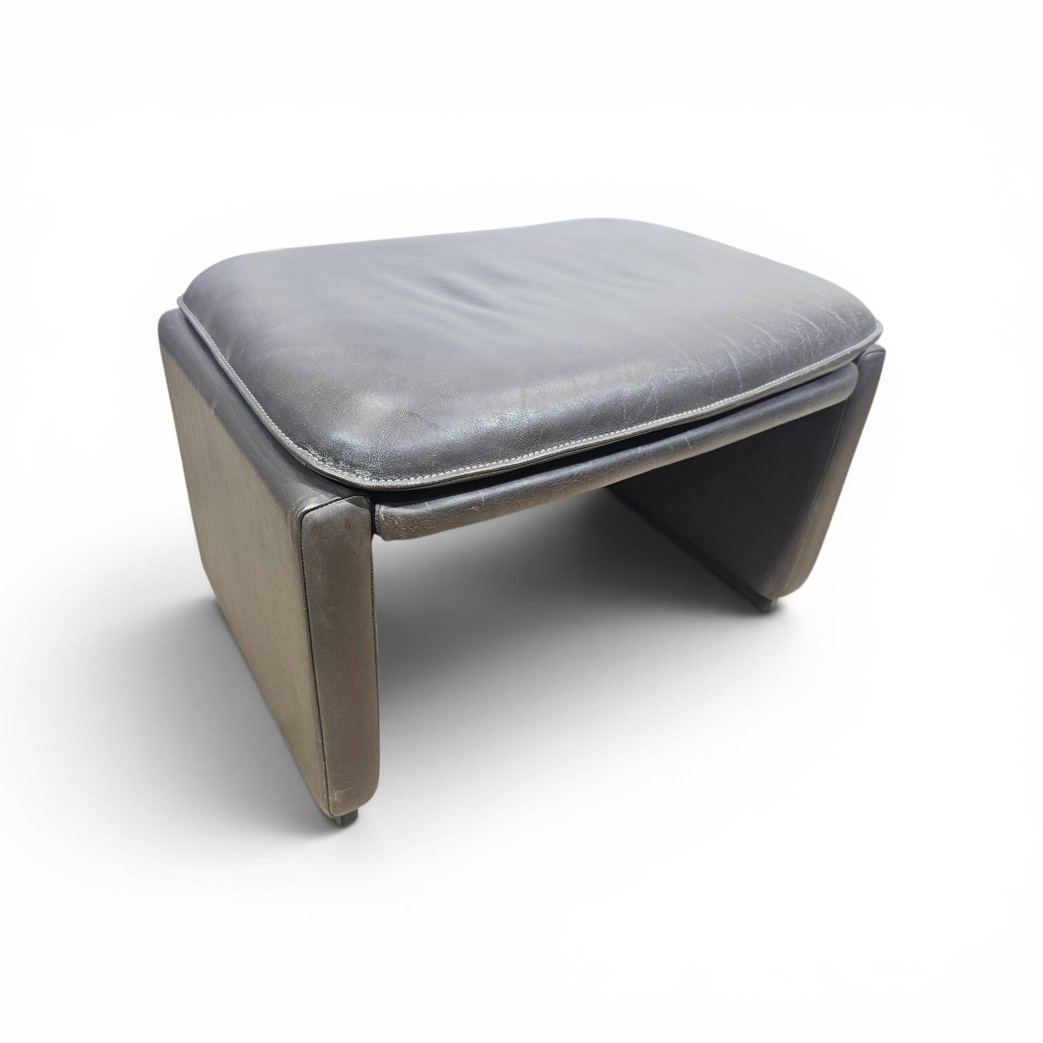 Leather Pouf / Footstool de Sede Switzerland / DS 50 / Vintage / 1970s