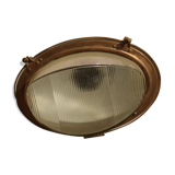 Industrial lamp applies outdoors