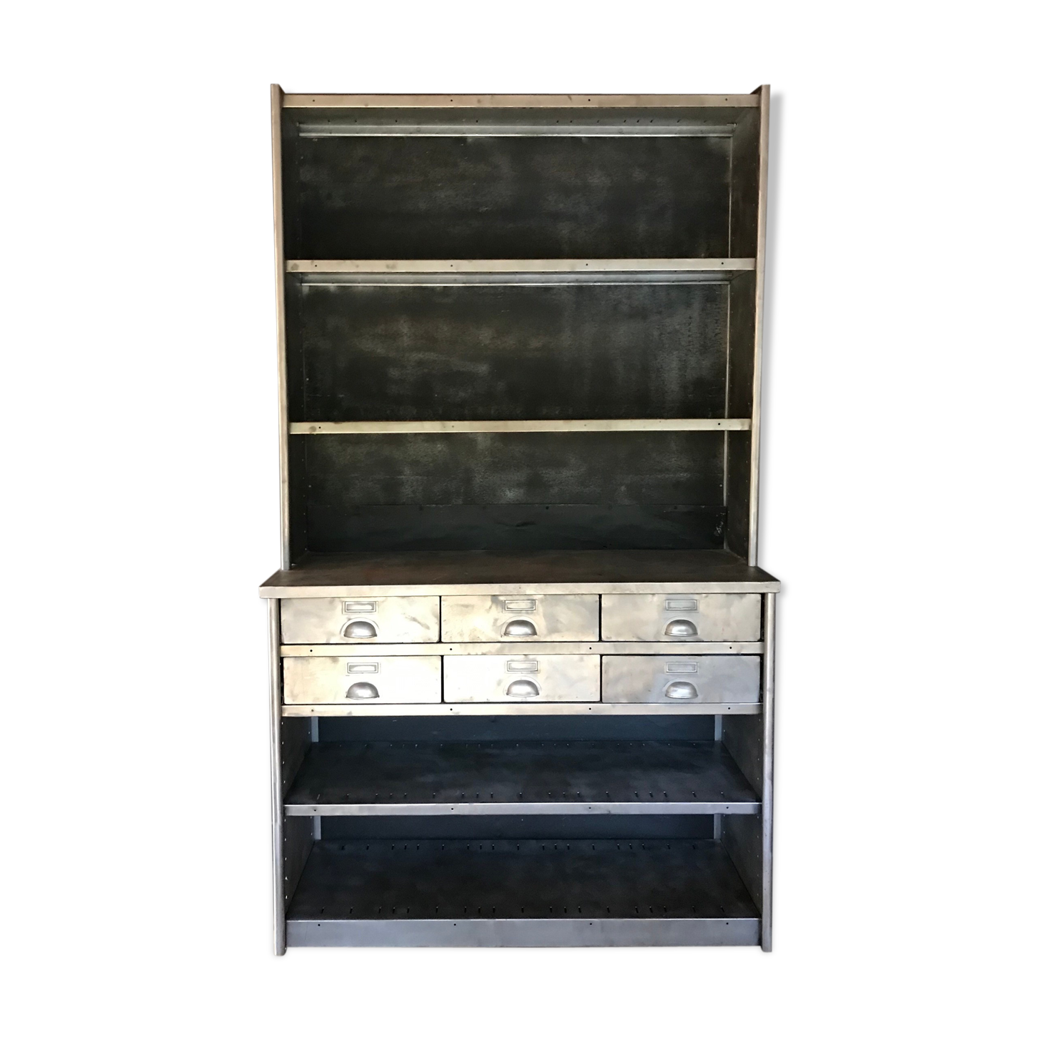 Industrial buffet