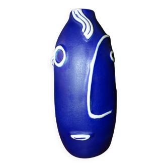 Vase en ceramique a decor de visage stylisé