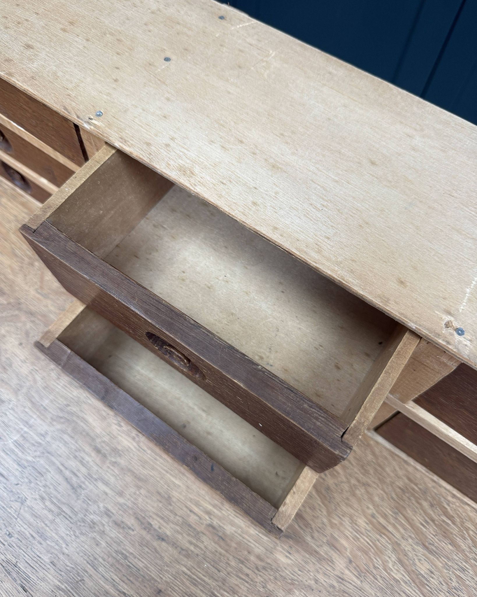 Meuble de mercerie ancien
