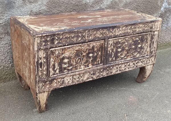 Petit coffre ancien avec deux tiroirs