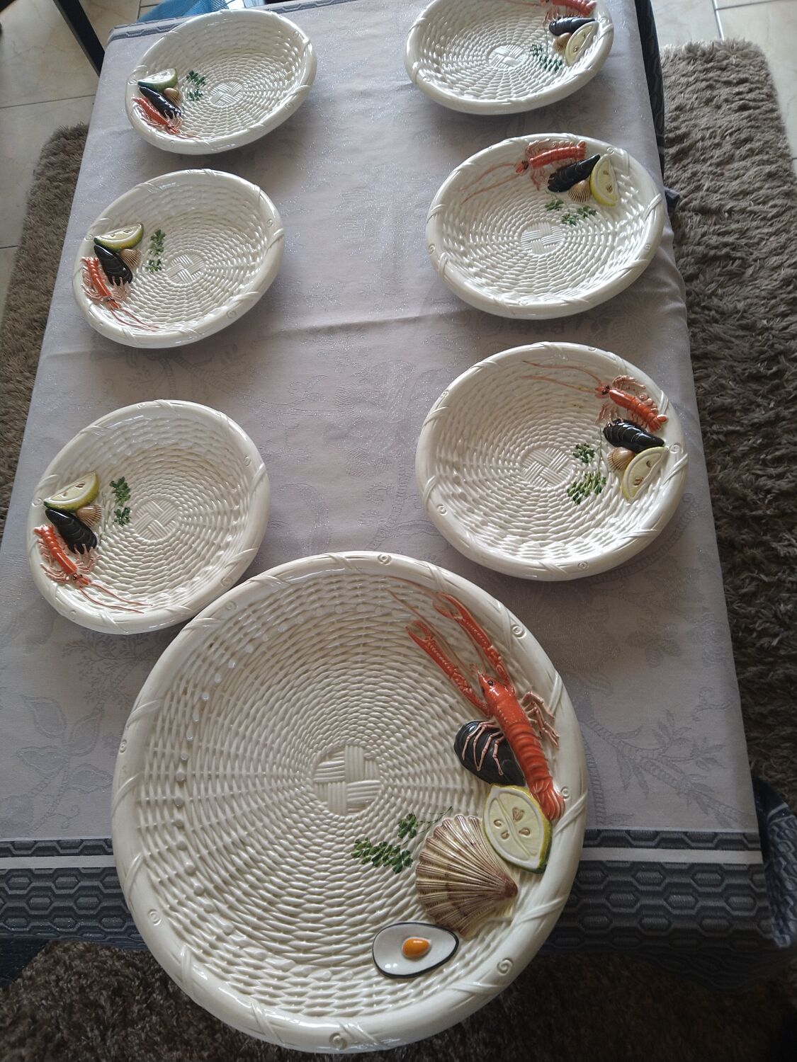 Paella fish service plates