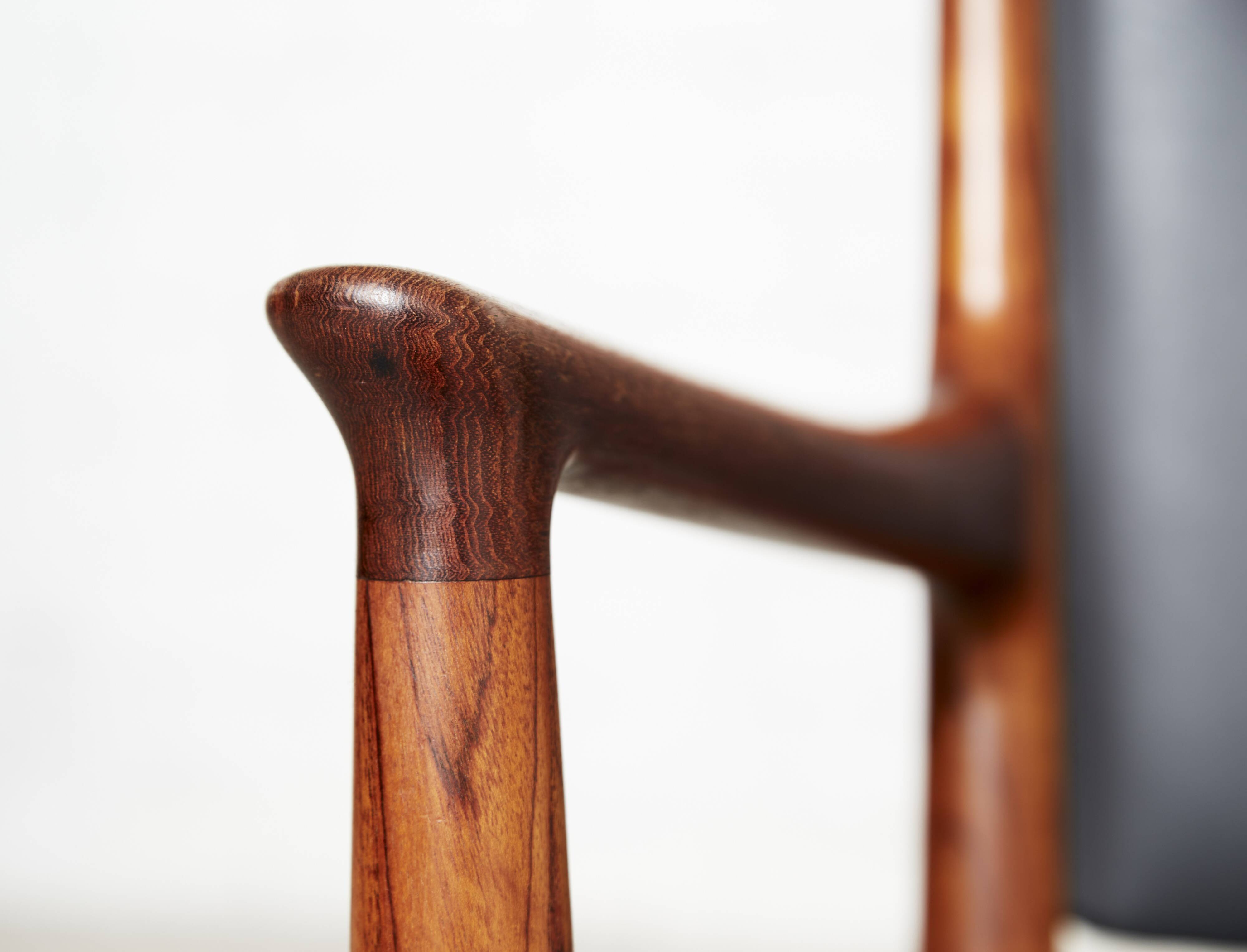 Hans Wegner JH-513 armchair for Johannes Hansen