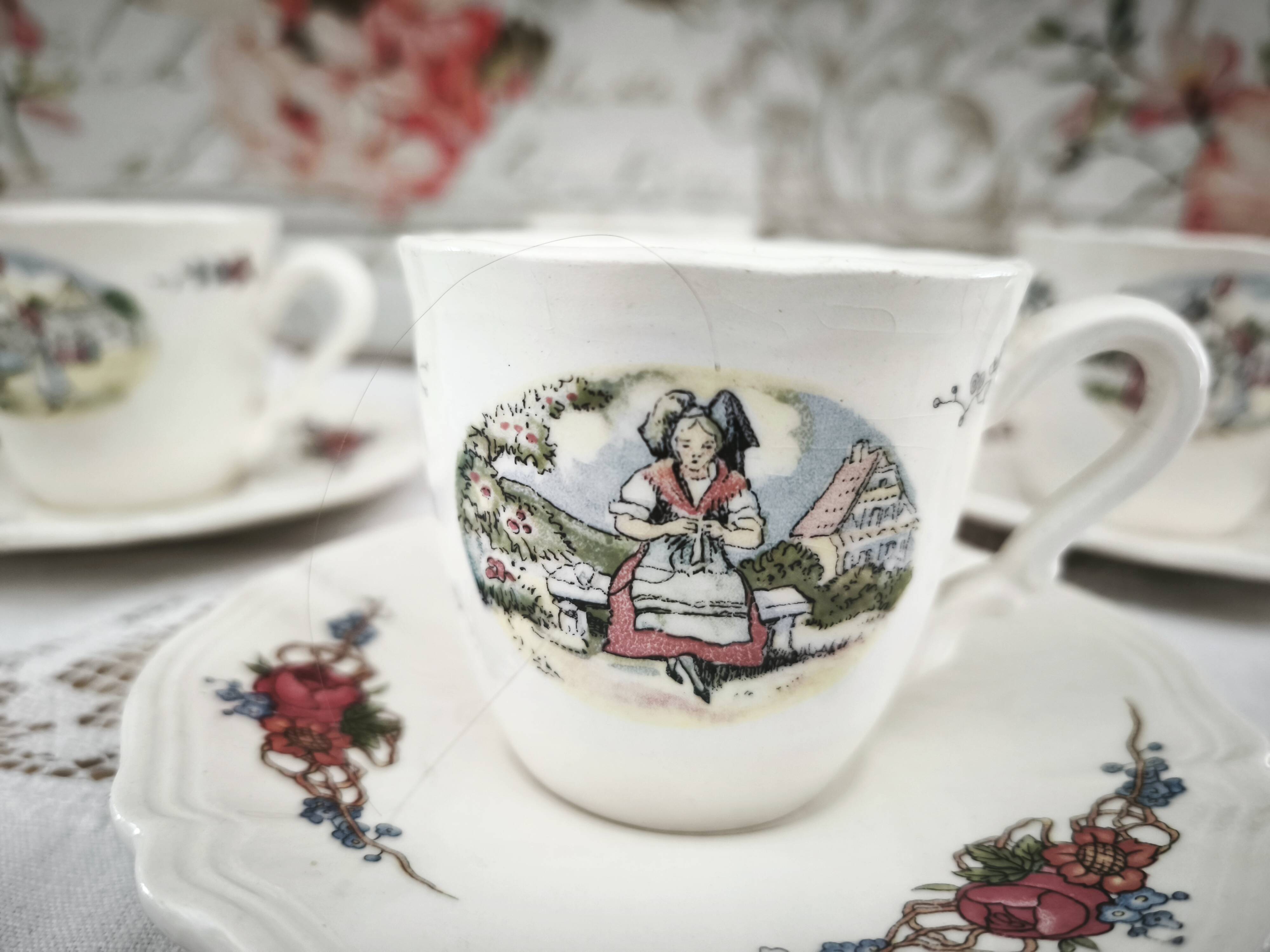 Lot de 4 tasses à café Sarreguemines Obernai
