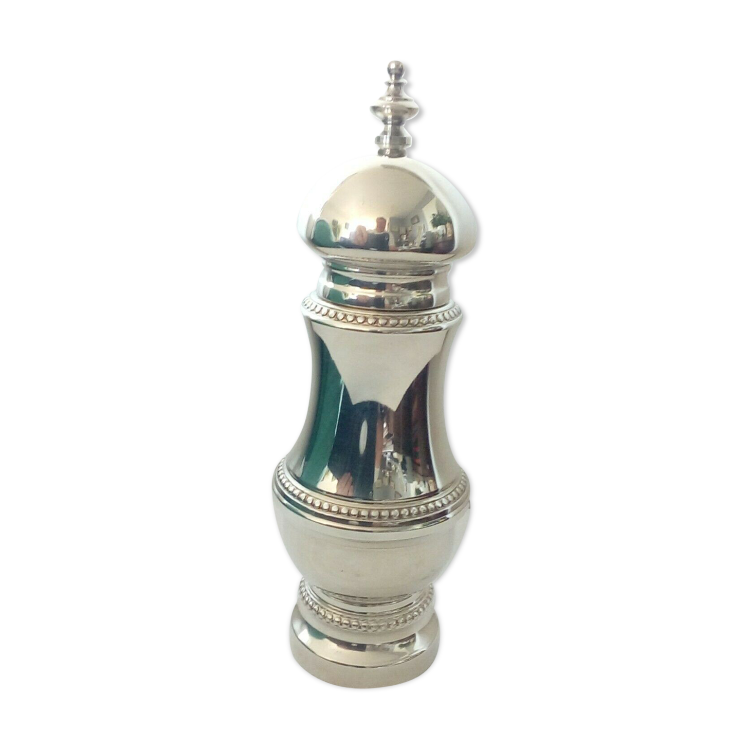 Pepper mill in silver metal