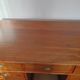 Bureau traditionnel d'inspiration coloniale