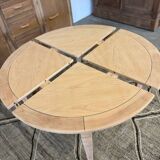 Extendable table with several options.