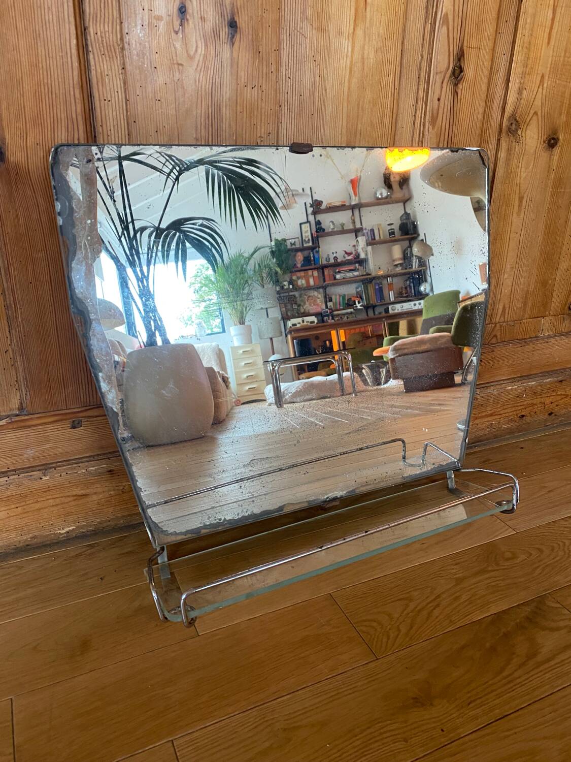 Bathroom mirror shelf