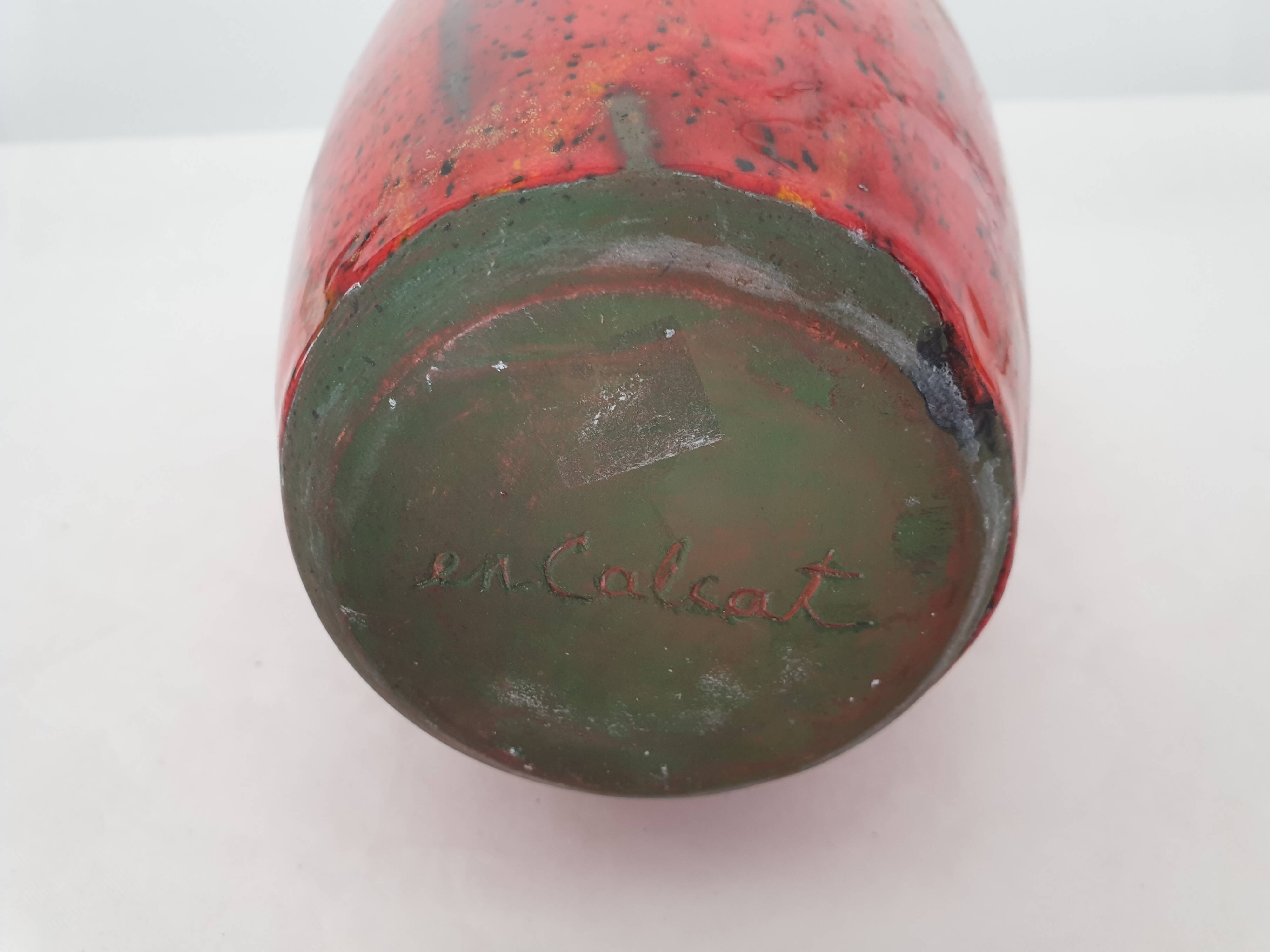 Red ceramic vase signed En Calcat - height 31 cm