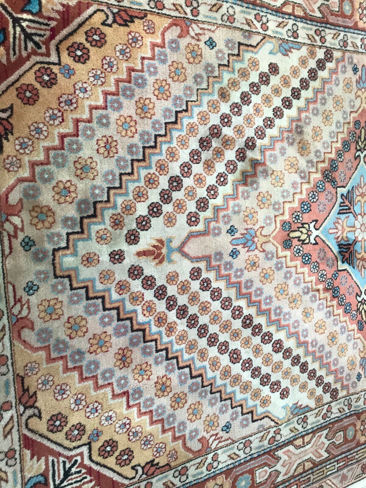 Carpet vintage Sinkiang done hand 178 X 287 CM