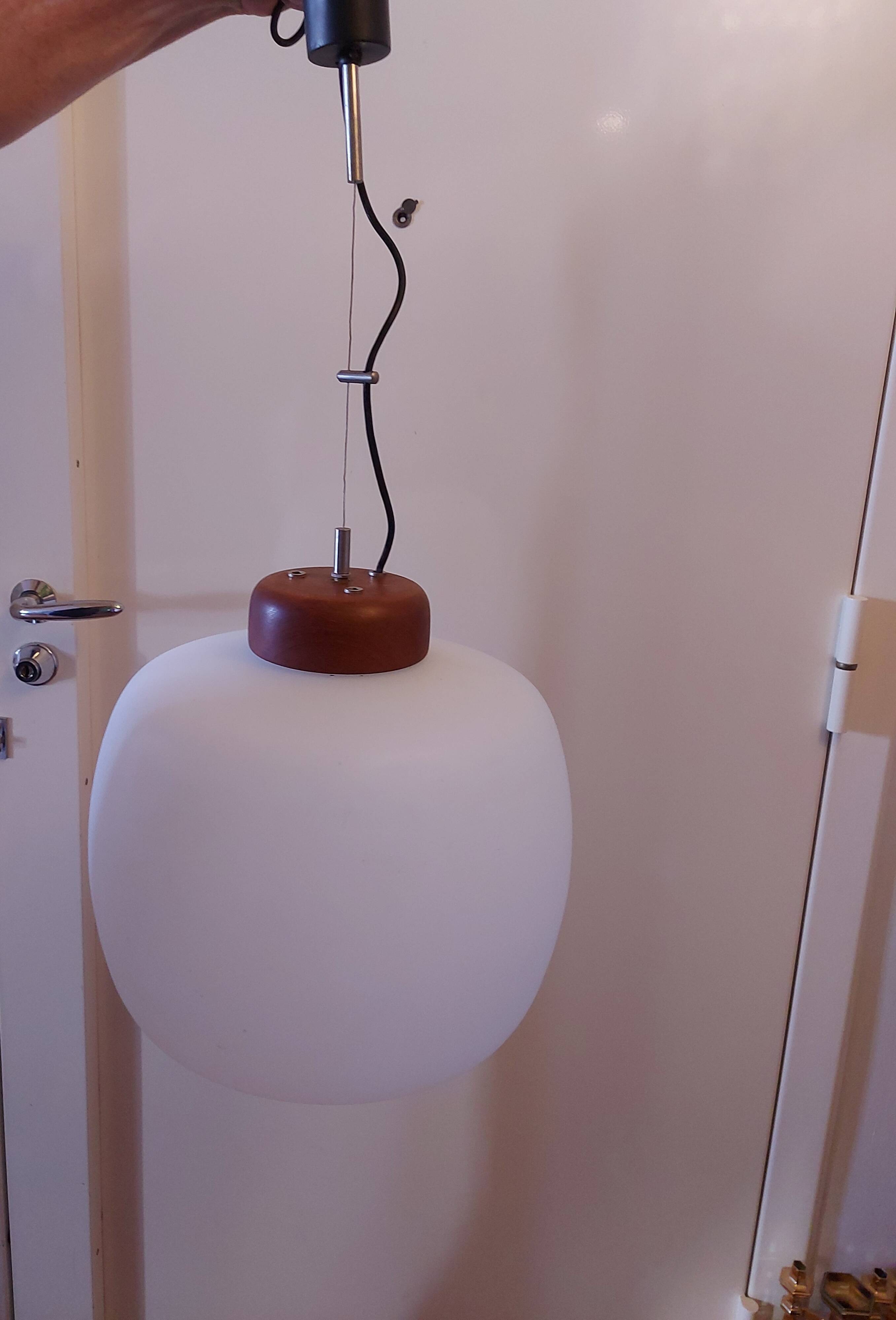 50's, 60'S design pendant lamp in opaline and teak by Goffredo Reggiani.