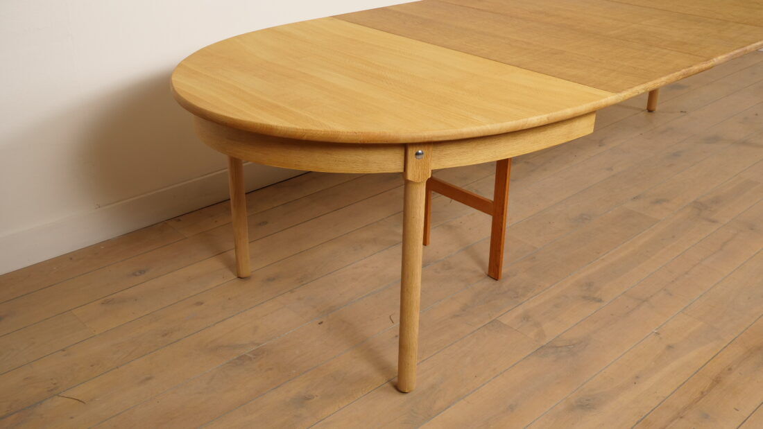 Vintage Oval Dining Table | Oak | Extendable | 3 Extension Leaves