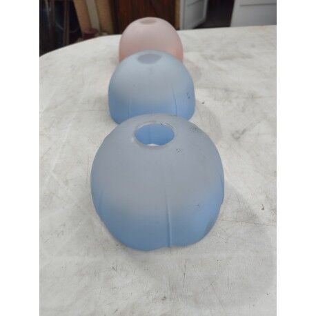 Set of 3 vintage suspensions in blue and pink opaline glass.