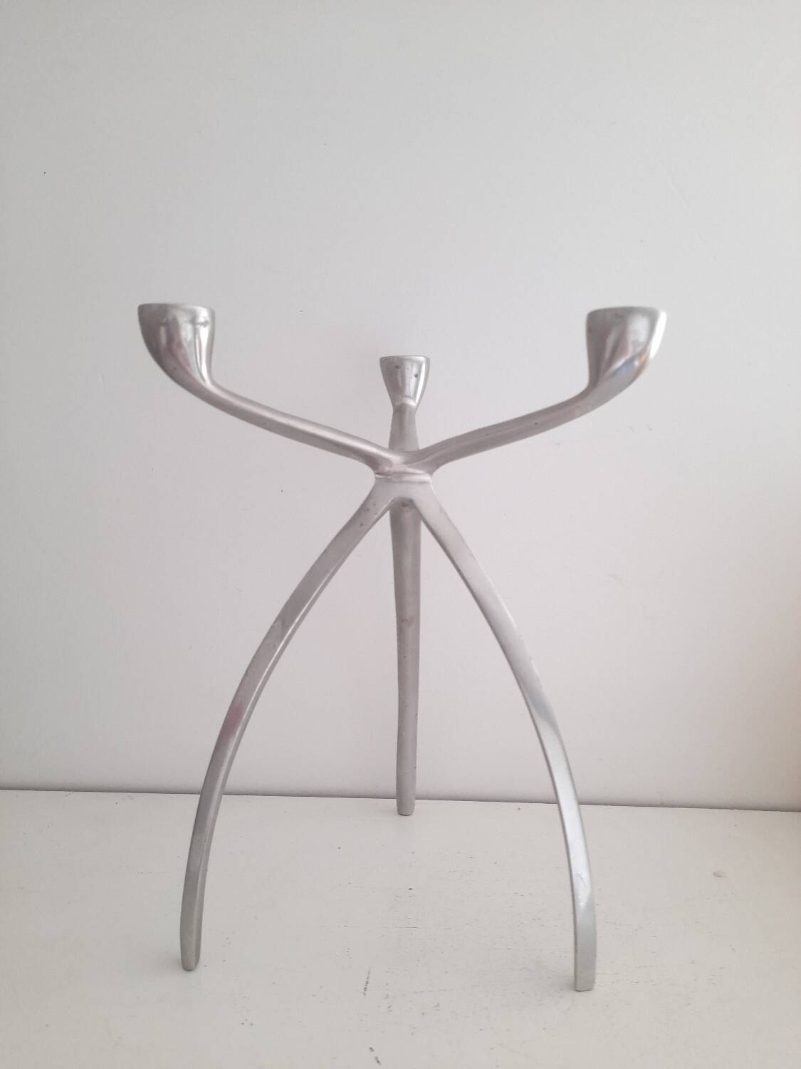 Aluminum tripod candlestick