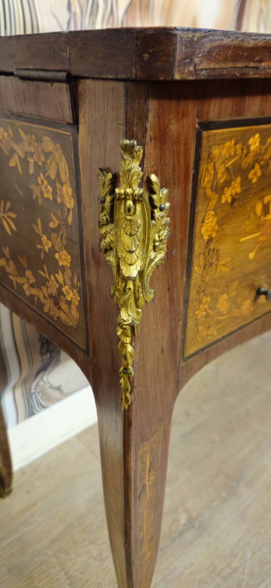 Powdered marquetry, French work from the Louis XV Transition period.
