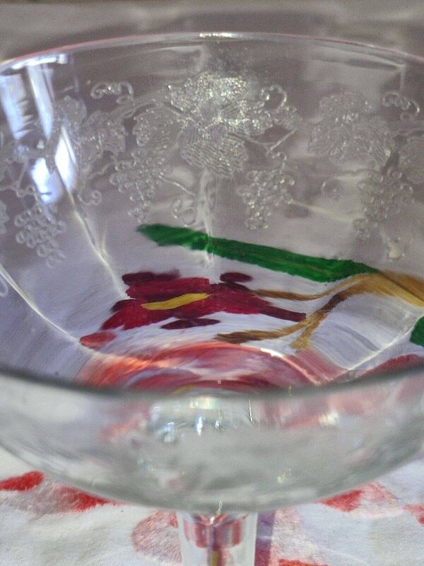 Belle suite de sept coupes à champagne cristal gravé de pampres de vigne