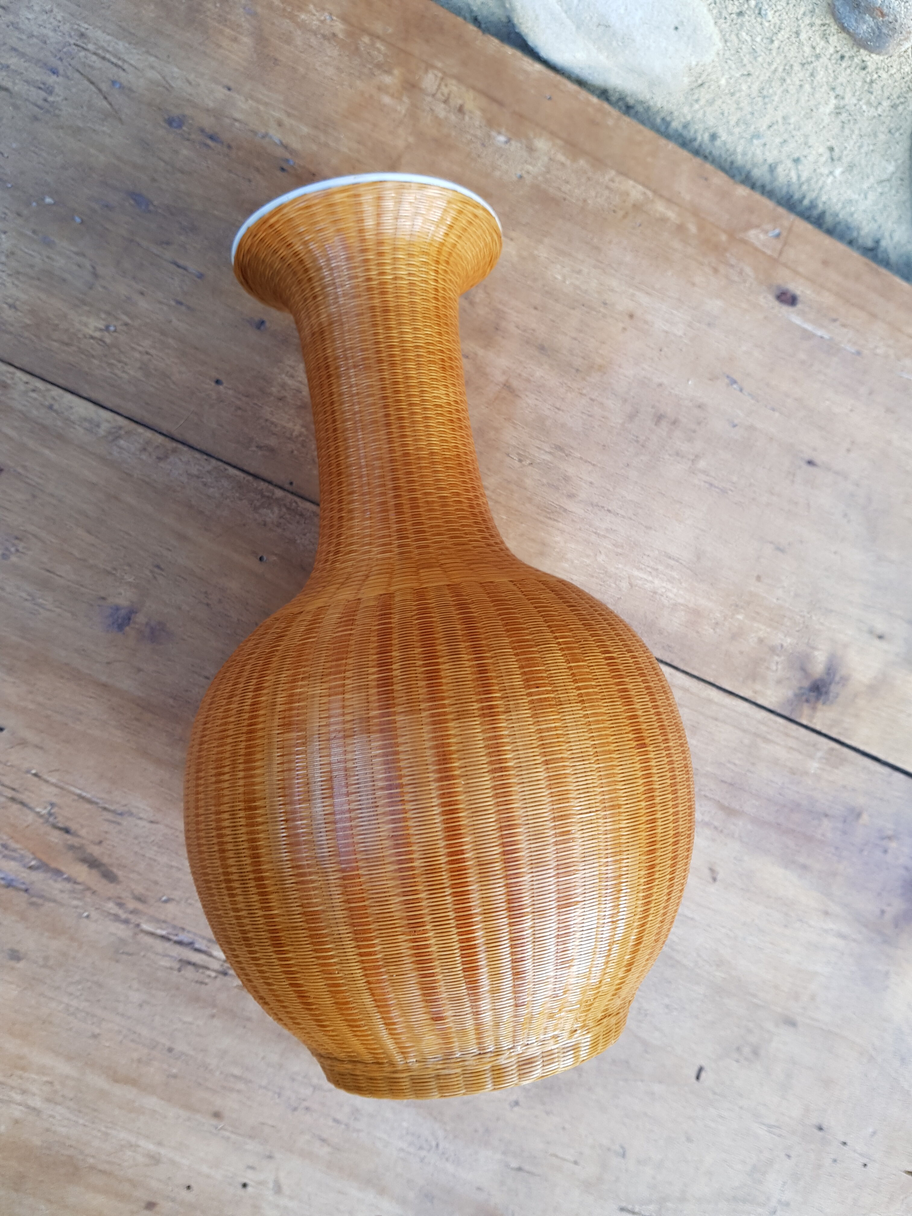 Woven straw vase