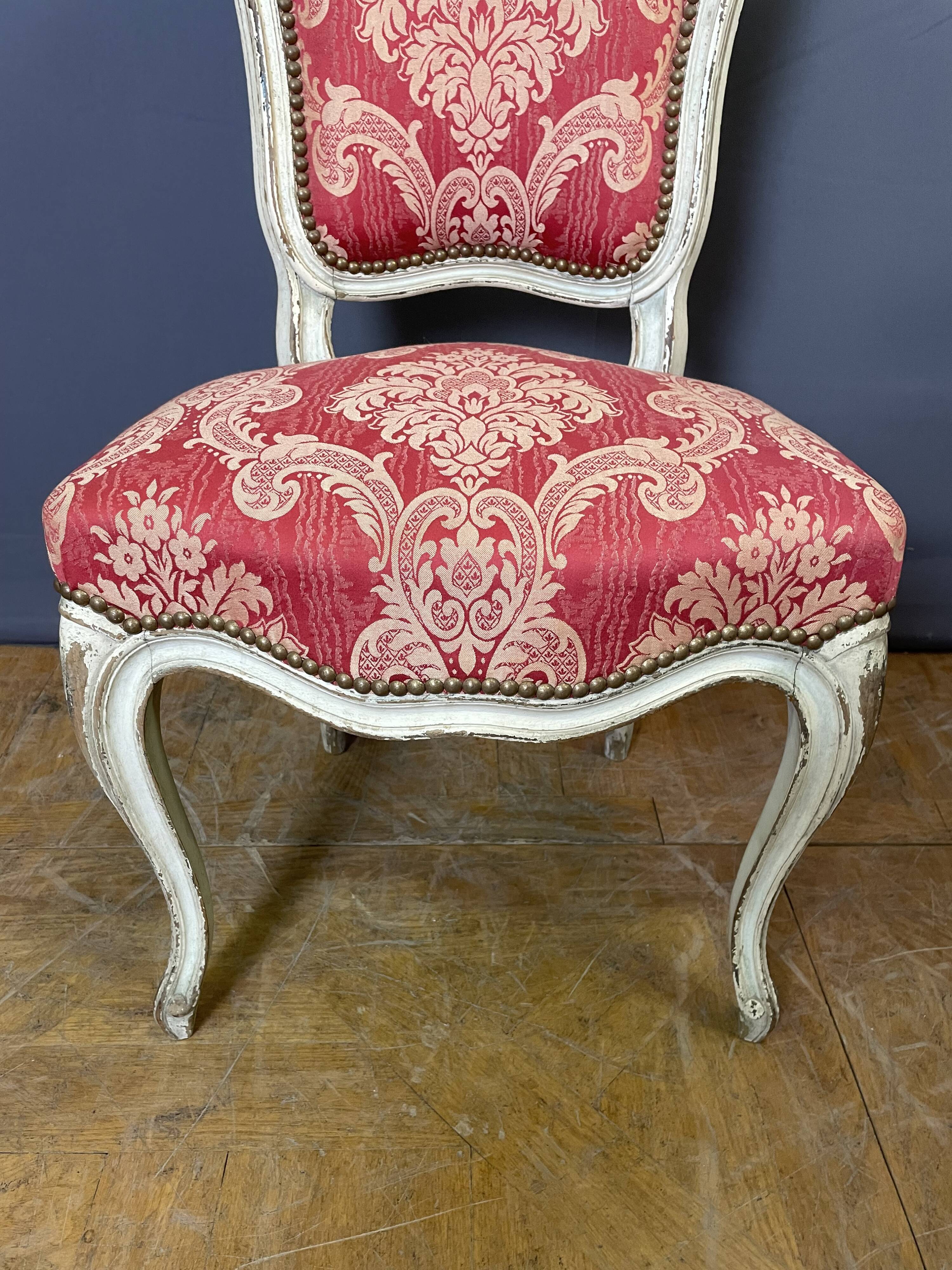 Caises de style Louis XV en bois peint