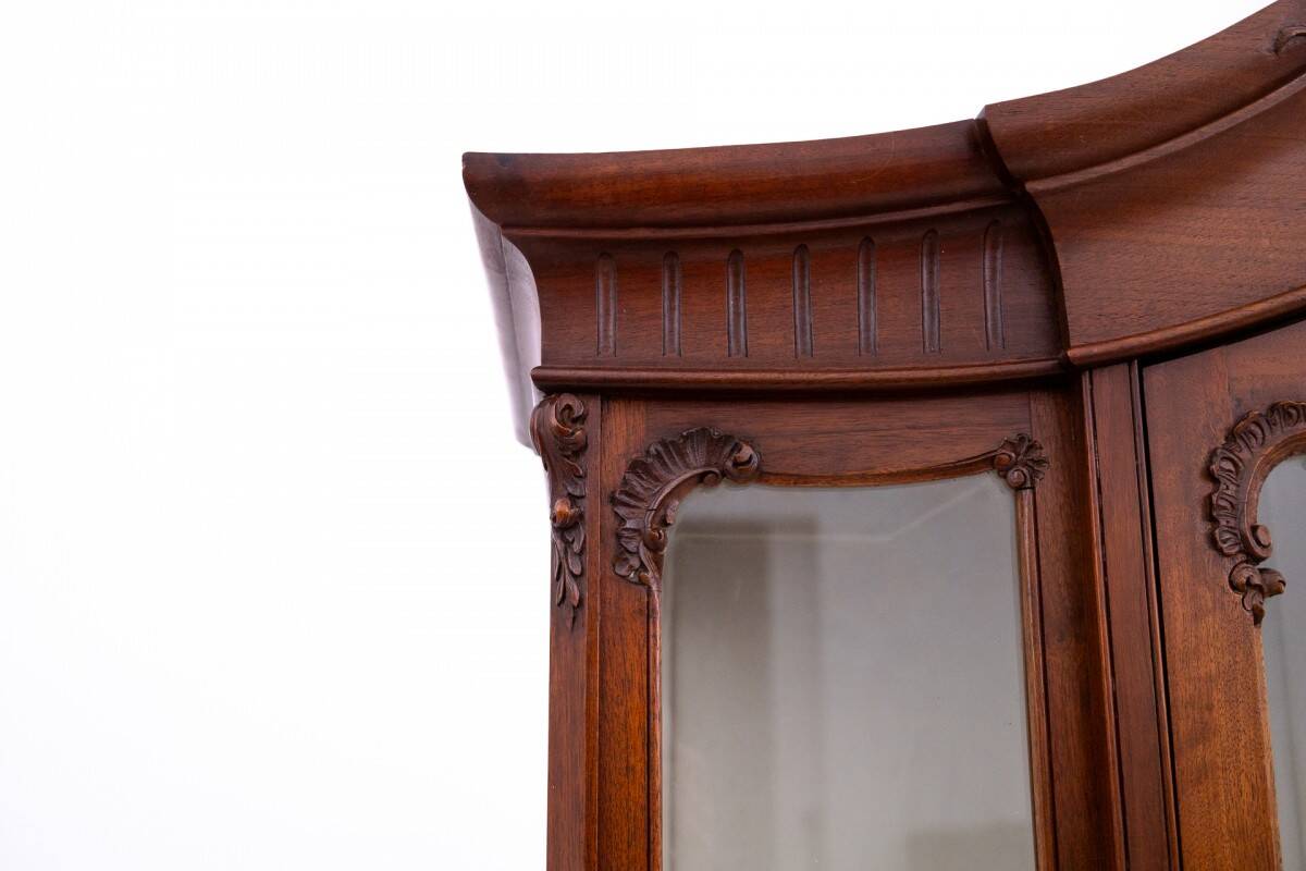 Exceptional display cabinet, Western Europe, France, circa 1910.